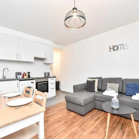 Apartment Cozy Apartment- 2br 6p - Voltaire *